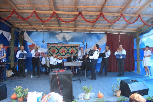 Ziua comunei Gagesti 2015 - Ansamblul Mugurelul si invitatii sai