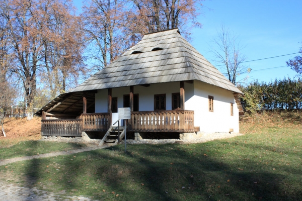 Muzeul Satului Bucovinean - Atelierul de olarit din Marginea