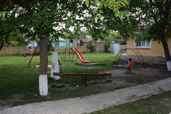 Parc de joacă sat Găgești - finanțat din fonduri proprii