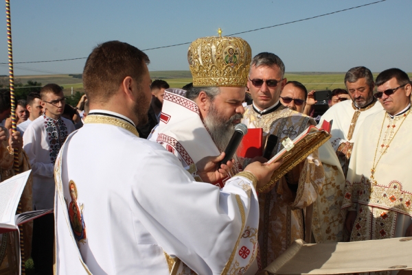 Slujba de sfinţire a bisericii din localitatea Peicani, comuna Găgești, 28 iulie 2019