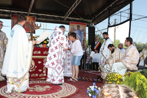 Slujba de sfinţire a bisericii din localitatea Peicani, comuna Găgești, 28 iulie 2019