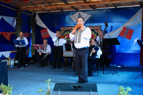 Ziua comunei Gagesti 2015 - Ansamblul Mugurelul si invitatii sai
