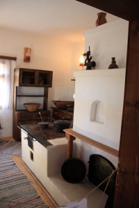Muzeul Satului Bucovinean - amenajare interior locuinta in stil bucovinean